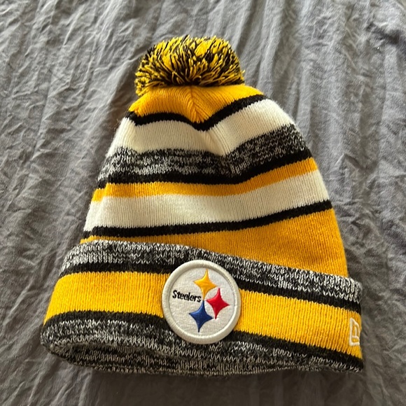 Pittsburgh Steelers NFL New Era One Size Fits Most Knit Beanie with Pom Pom - Picture 1 of 3